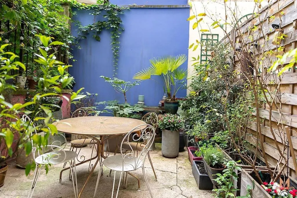 Montmartre With Private Courtyard Apartment Paris