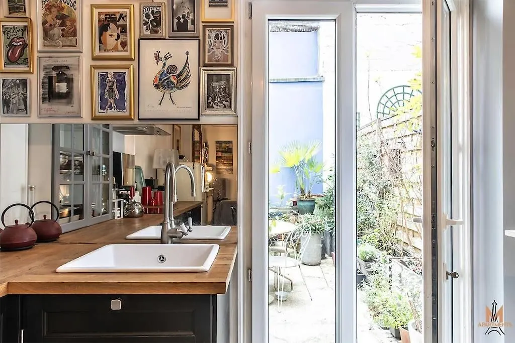 Montmartre With Private Courtyard Apartment Paris France