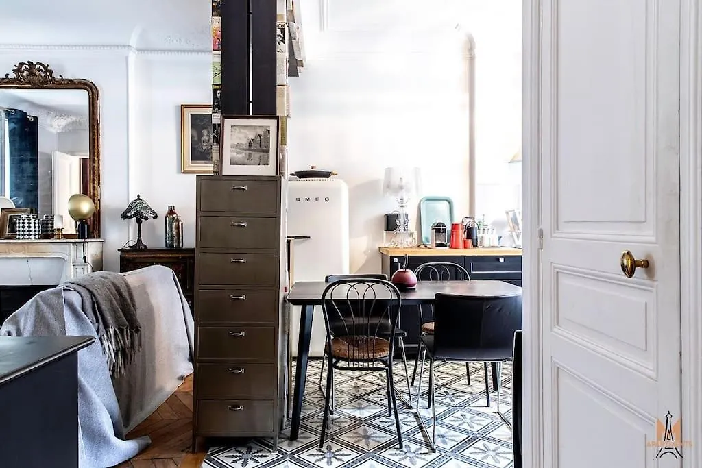 Montmartre With Private Courtyard Apartment Paris