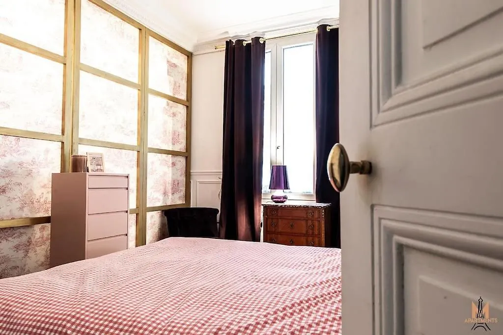 Montmartre With Private Courtyard Apartment Paris