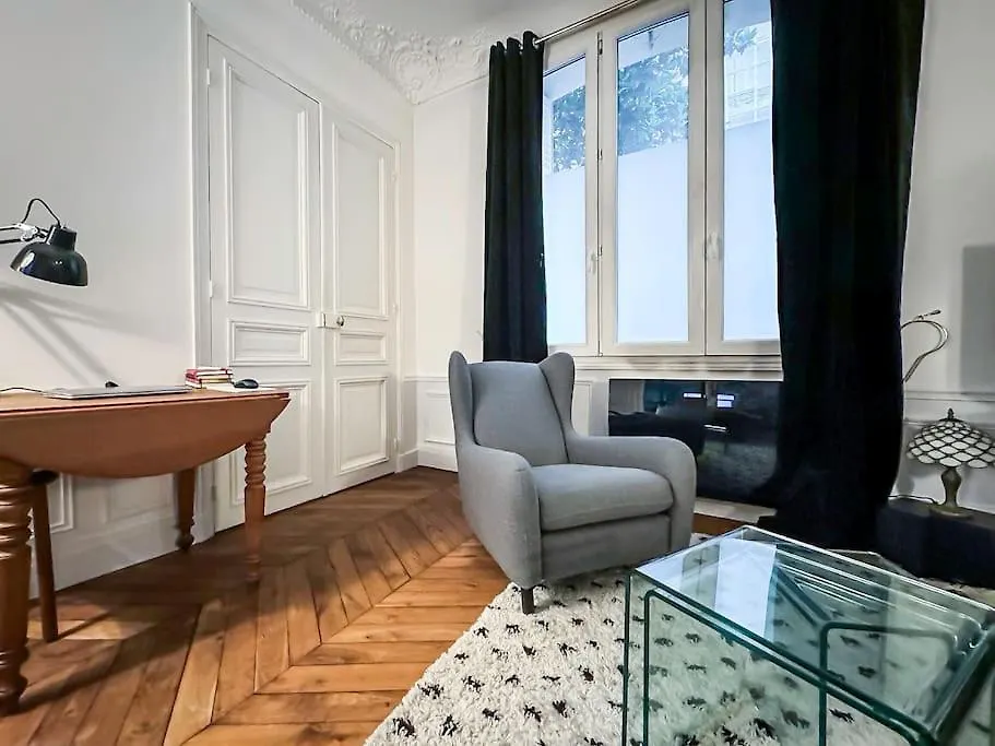 Montmartre With Private Courtyard Apartment Paris 0*,